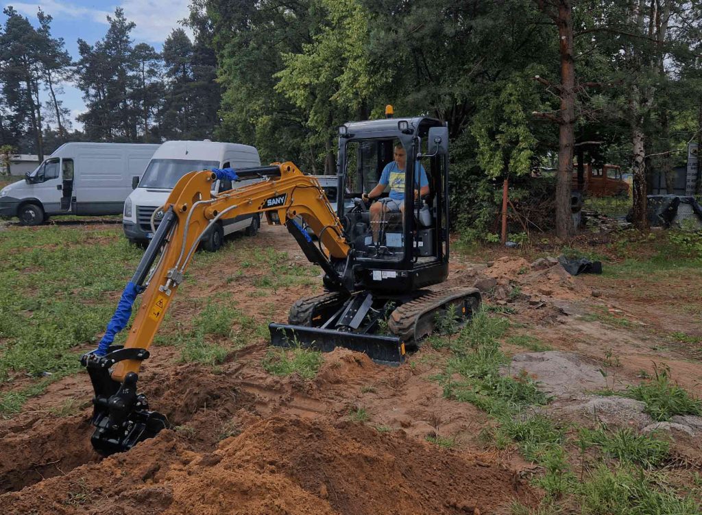 Usługi minikoparką Stalowa Wola JCD Prace ziemne Dawid Wiech